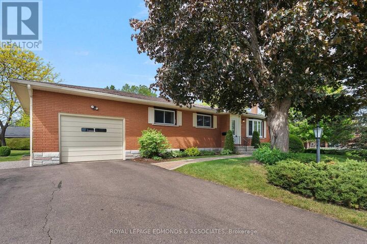 Property Photo:  397 Chamberlain Street  ON K8A 2N3 