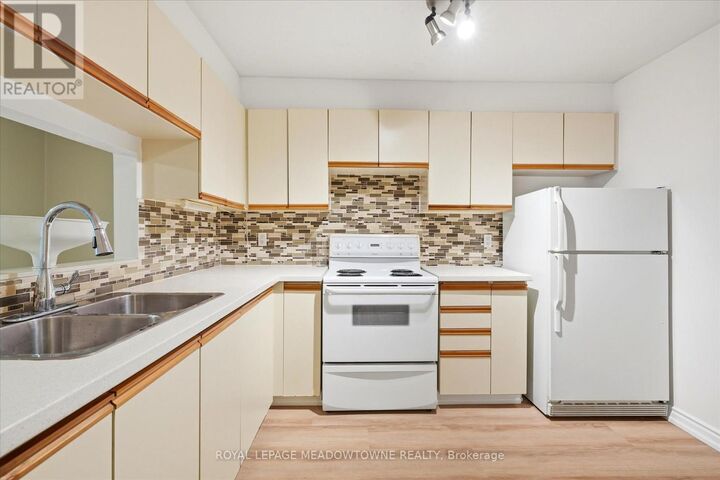 Property Photo:  3835 Lake Shore Boulevard 207  ON M8W 1R2 