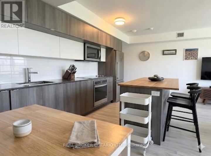 Property Photo:  575 Bloor Street East 602  ON M4W 0B2 