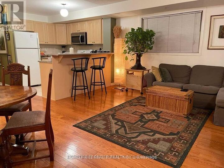 Property Photo: 37 Four Winds Drive 3 ON M3J 1K7