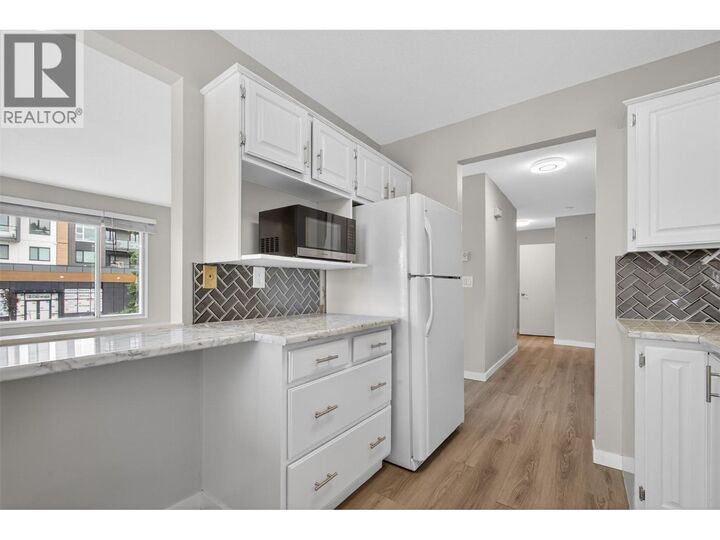 Property Photo:  1610 Gordon Drive 101  BC V1Y 3G9 