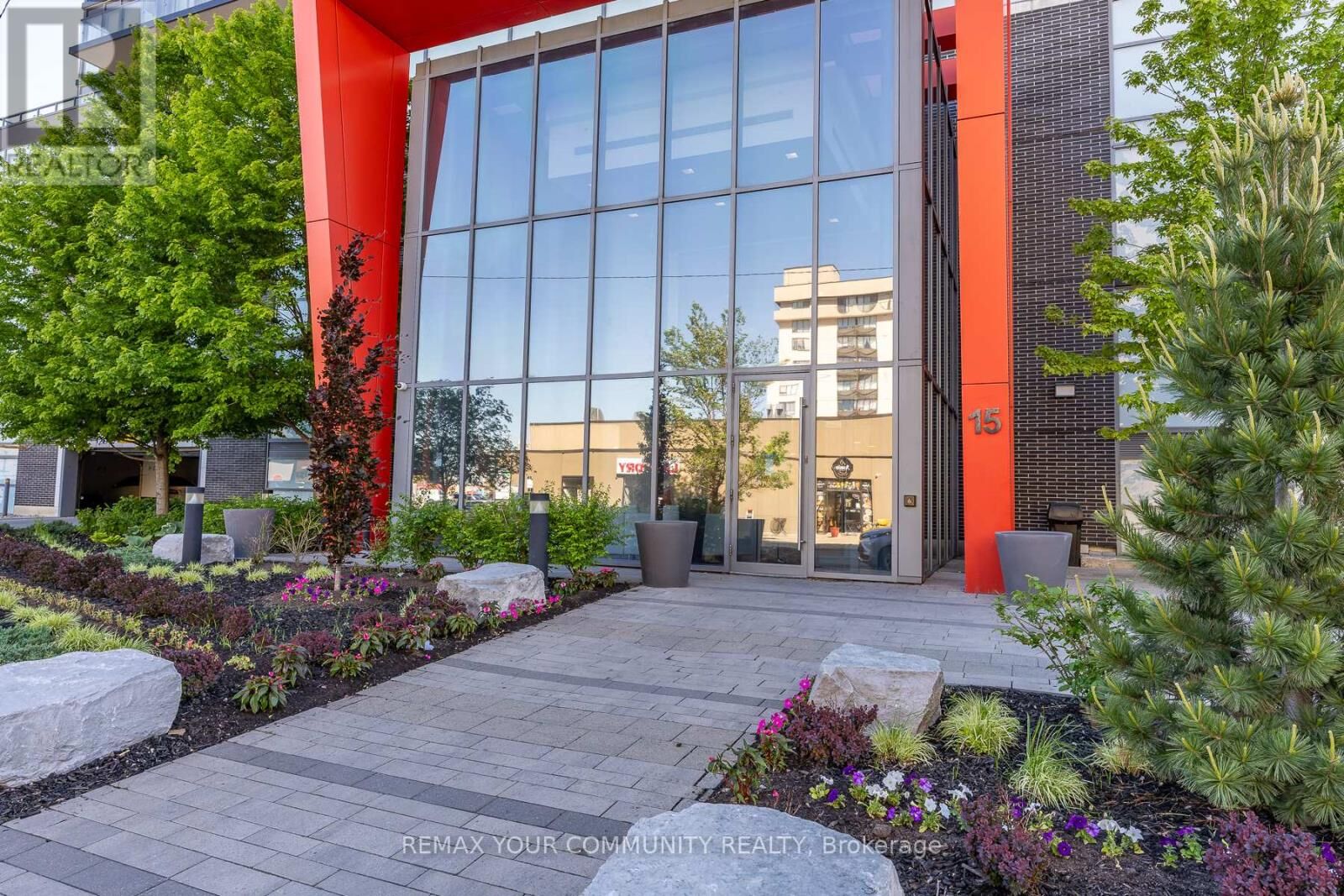 Property Photo:  15 James Findlay Way 706  ON M3M 0B3 
