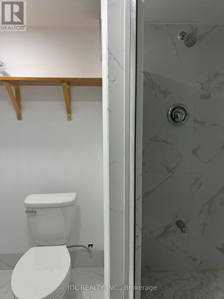 Property Photo:  110 Robinson St Street  ON L3P 1P1 