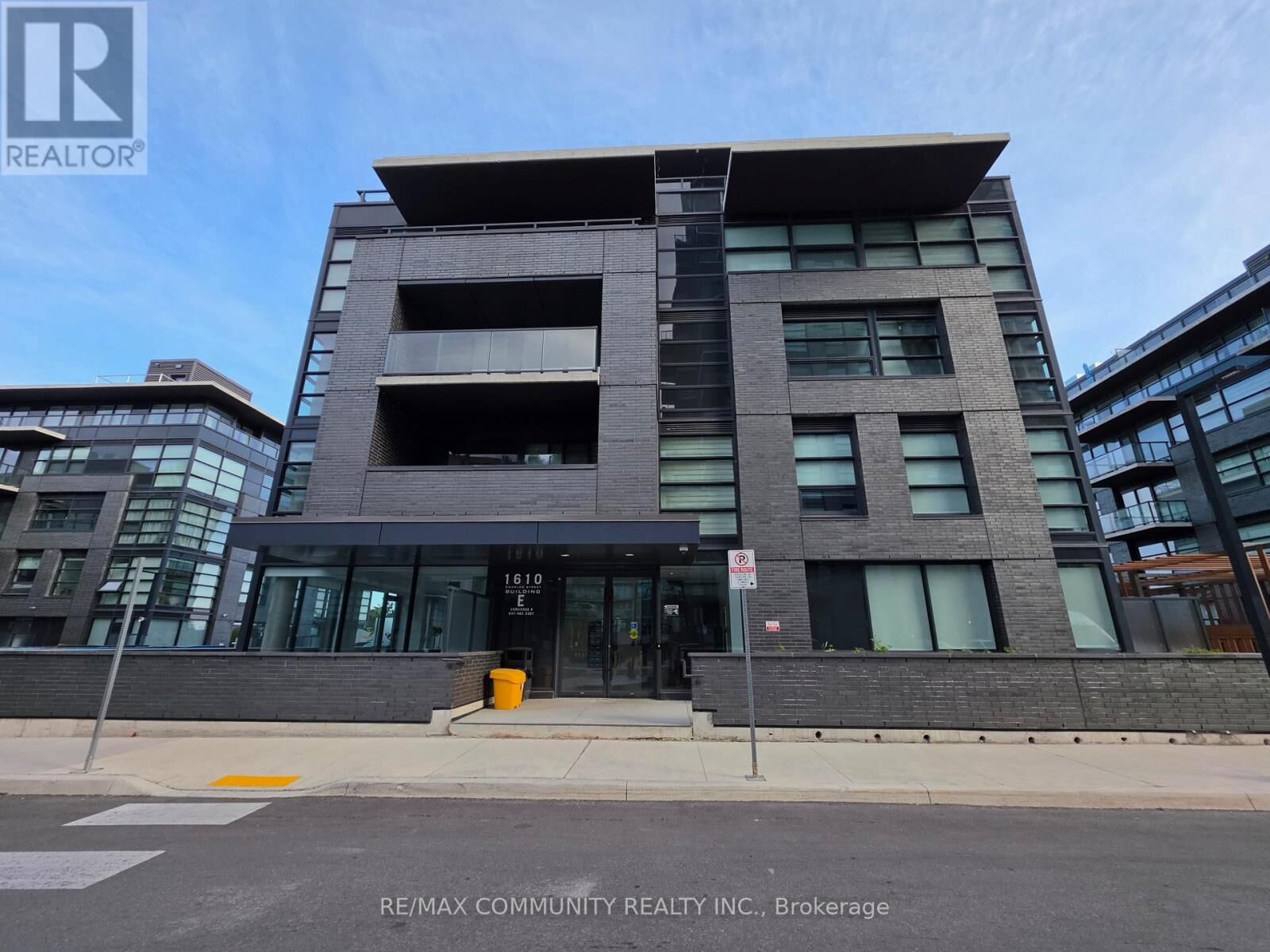 Property Photo:  1610 Charles Street 164  ON L1N 0P5 