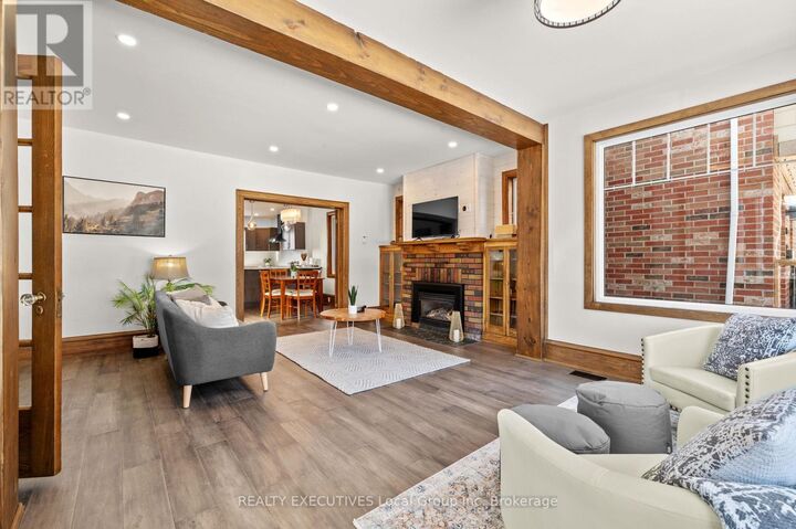 Property Photo:  537 Copeland Street  ON P1B 3C7 