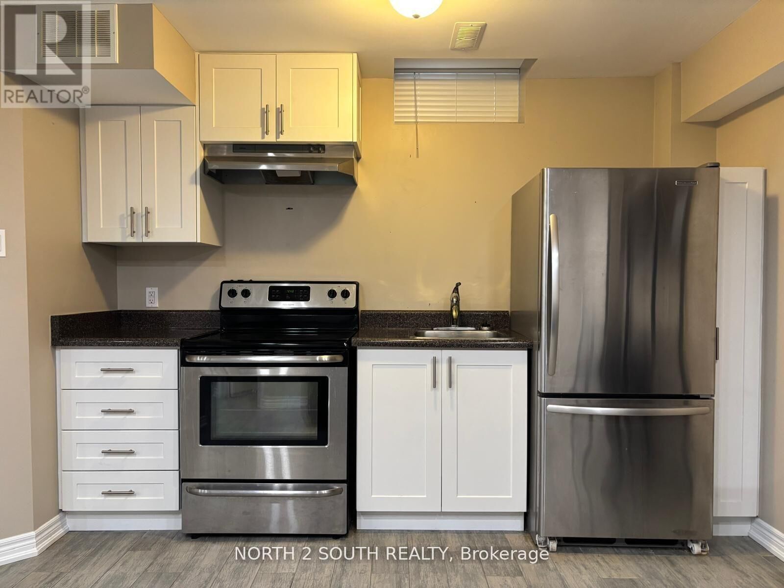 Property Photo:  23 Vanwood Crescent Bsmt  ON L6P 2X3 