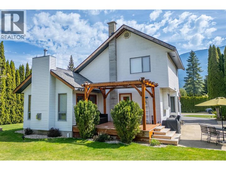 Property Photo:  1107 Pineridge Crescent  BC V0E 2S1 
