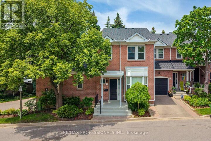 Property Photo:  7 Tamarack Circle  ON M9P 3T9 