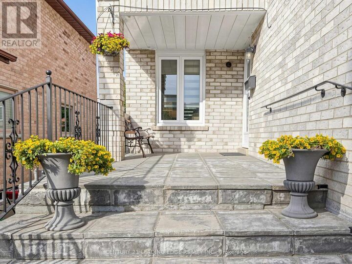 Property Photo:  19 Deverill Crescent  ON L1T 1S7 
