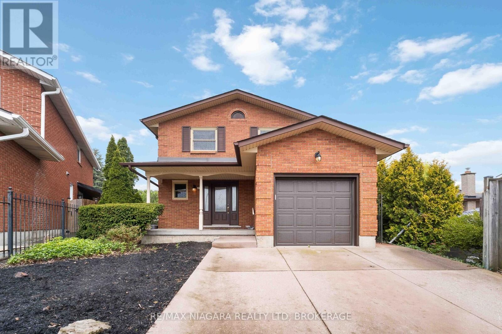 Property Photo:  10 Donegel Place  ON L9A 4Z6 
