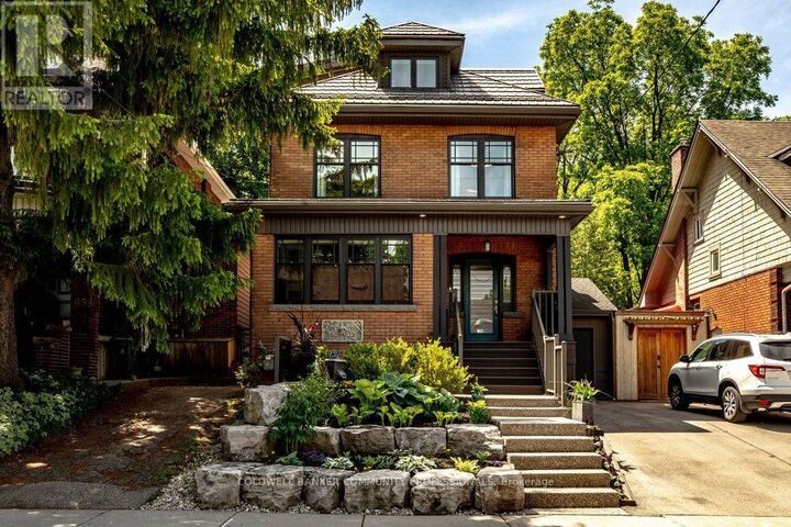 Photo de la propriété:  99 Hillcrest Avenue  ON L8P 2X1 