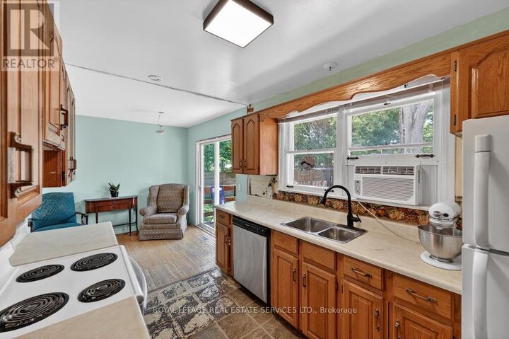 Property Photo:  211 McCrea Drive  ON L0M 1S0 