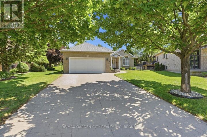 Property Photo: 9 Evelyn Court ON L3E 0R7