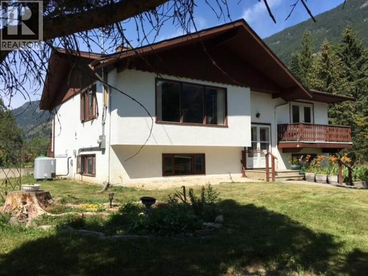 Property Photo:  4856 32 Street  BC V0B 1C1 