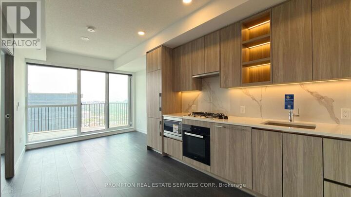 Property Photo: 68 Esther Shiner Boulevard 2312 ON M2K 0J6