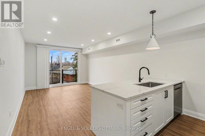 Property Photo:  35 Monk Street 7  ON K1S 3Y7 