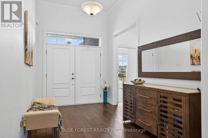 Property Photo:  14 Thames Springs Crescent  ON N0M 2M0 