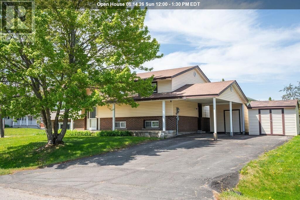 Photo de la propriété:  84 Koprash Ct  ON P6B 5R9 