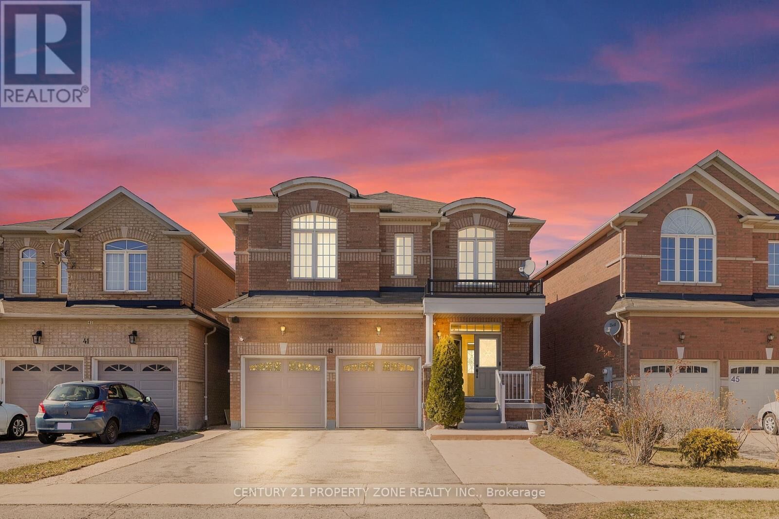 Property Photo: 43 Alice Springs Crescent ON L6X 0R7