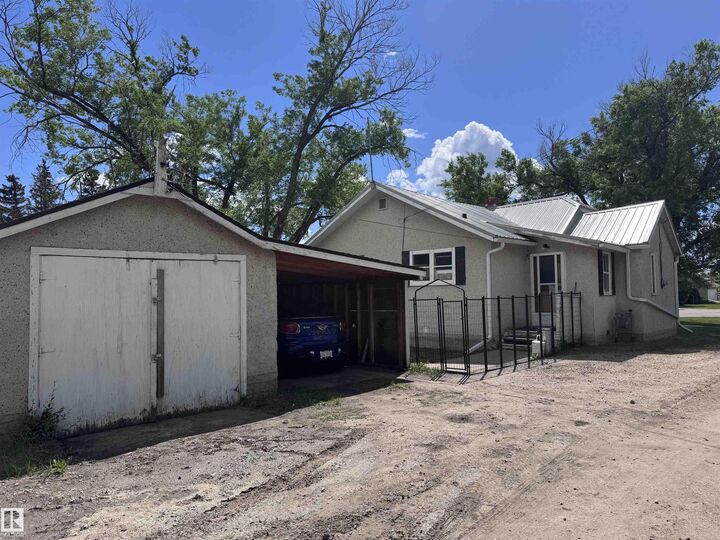 Property Photo: 9836 100 Street AB T7P 2R2