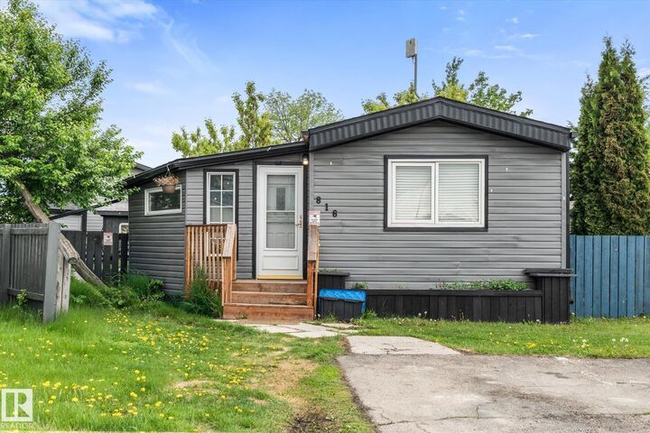 Property Photo:  816 53222  Range Road 272  AB T7X 3R2 
