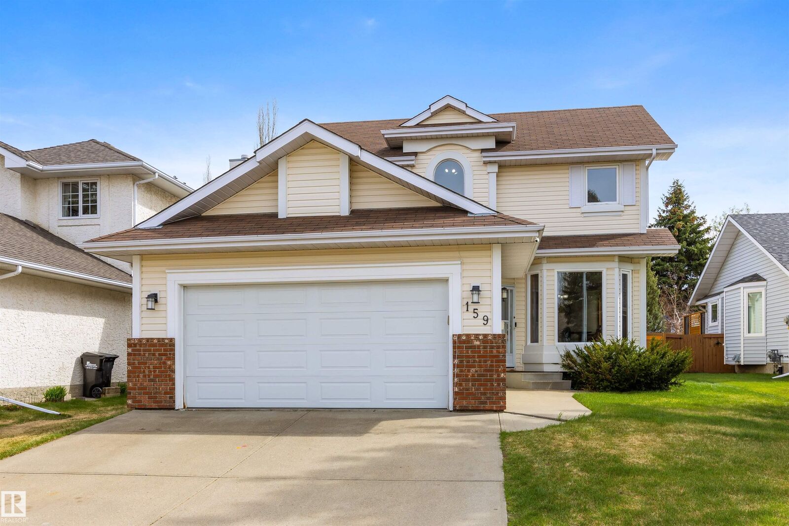 Property Photo: 159 Meadowview Bay AB T8H 1P7