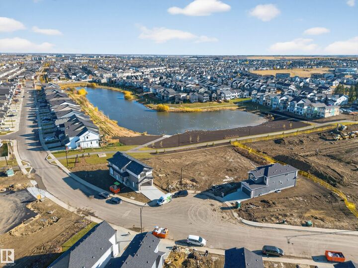 Property Photo:  3285 Chernowski Way SW  AB T6W 5K6 