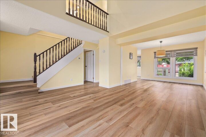 Property Photo:  5327 Hill View Crescent NW  AB T6L 1V9 