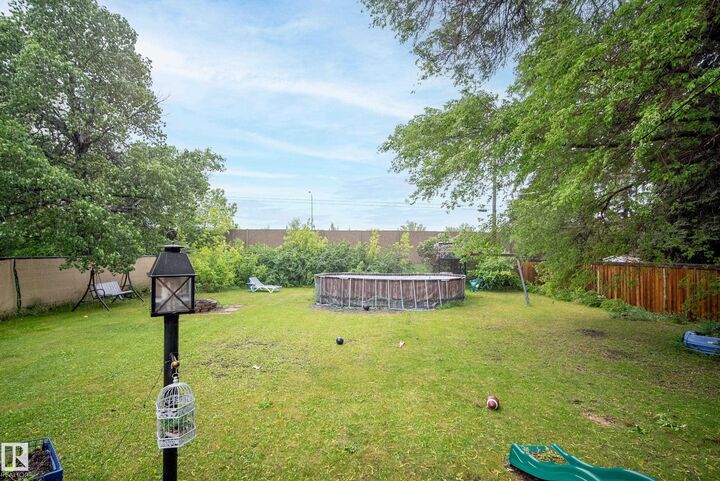 Property Photo:  970 Alder Avenue  AB T8A 1V6 