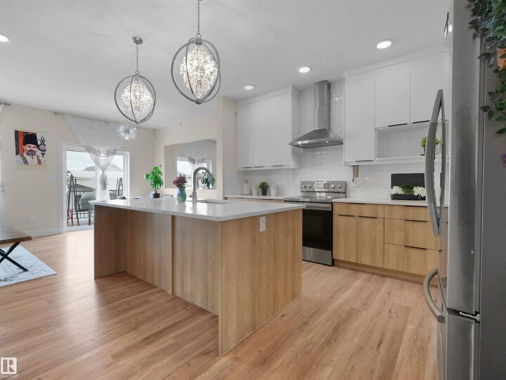 Property Photo: 9923 222 Street NW AB T5T 7J1