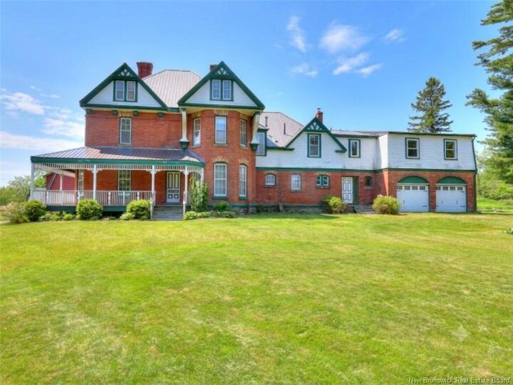Property Photo:  8 Thatch Road  NB E3B 7E4 