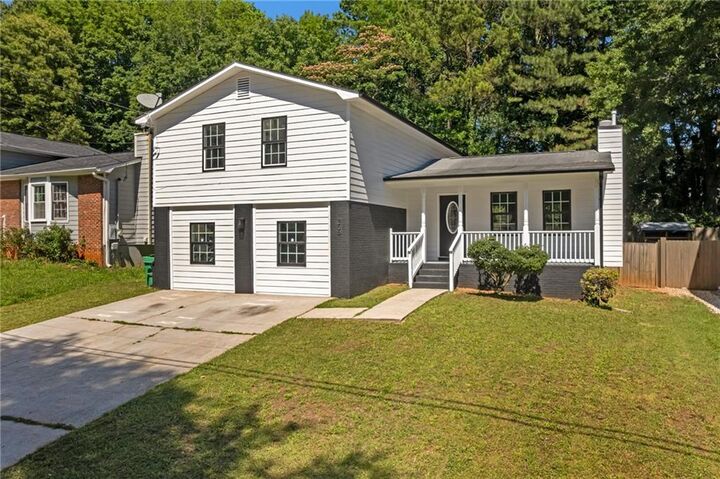 Property Photo: 1258 Autumn Hill Lane GA 30083