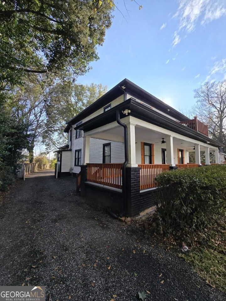Property Photo:  402 Meriwether Street  GA 30224 