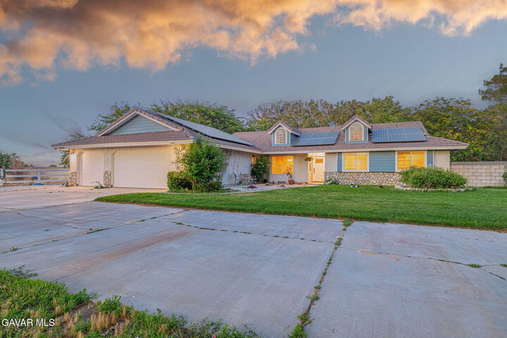Property Photo: 43944 Shiloh Lane CA 93535