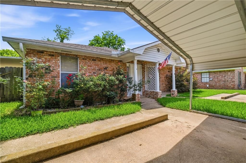 Property Photo:  809 Brooks Boulevard A  LA 71303 