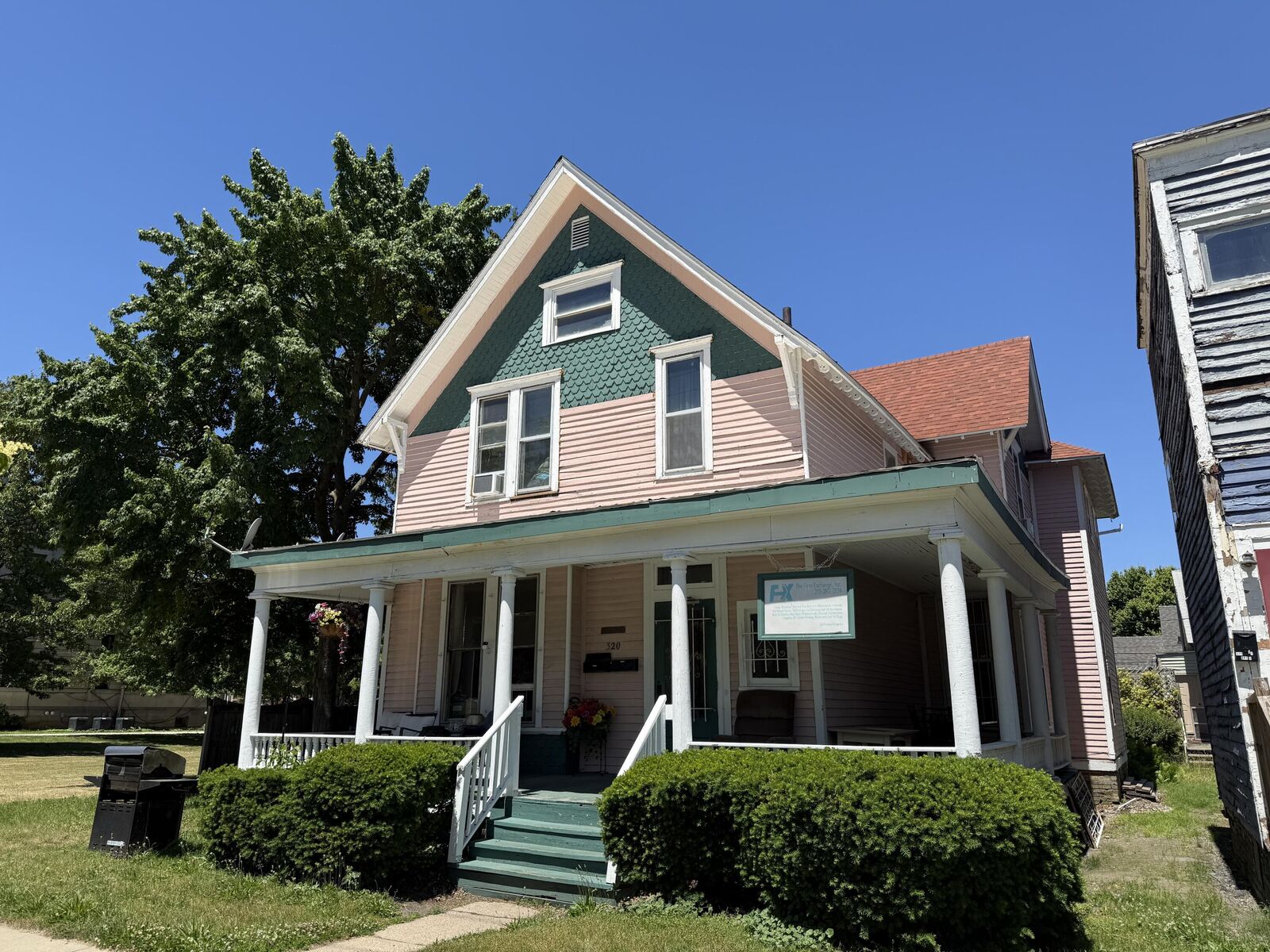 Property Photo: 320 E 8th IN 46360