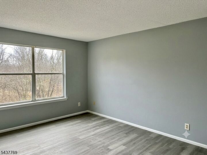 Property Photo:  260 Robertson Way  NJ 07035 