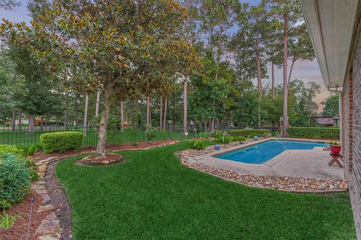 Property Photo: 1608 Beau Rivage TX 77304