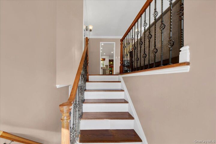 Property Photo:  539 Almena Avenue  NY 10502 