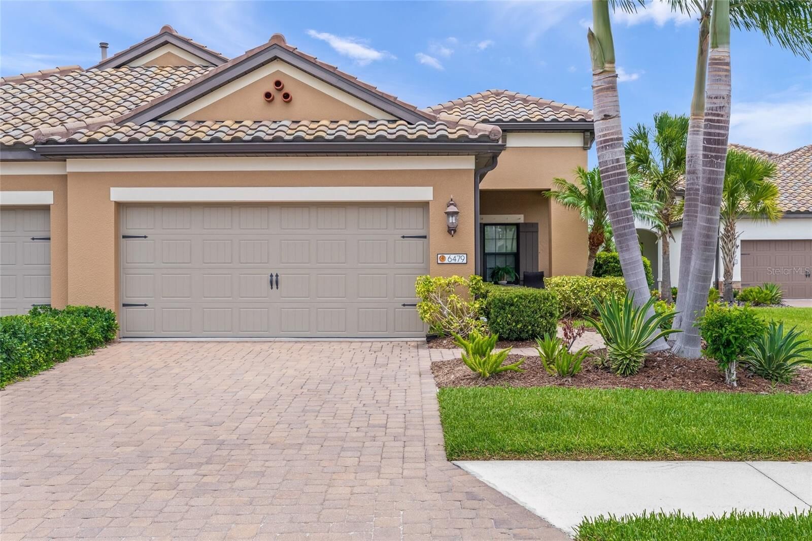 Property Photo: 6479 Positano Court FL 34243
