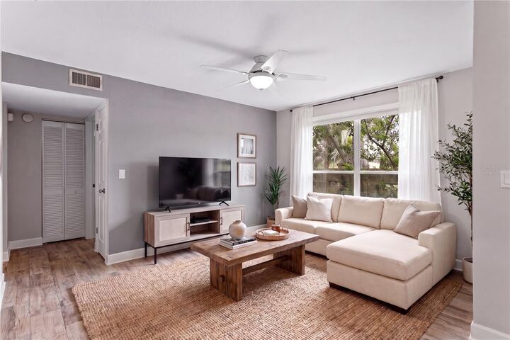 Property Photo:  606 S Albany Avenue 17  FL 33606 