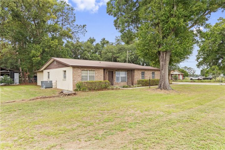 Property Photo:  2803 E Trapnell Road  FL 33566 