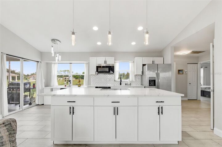 Property Photo: 12123 Mallorca Avenue FL 34287
