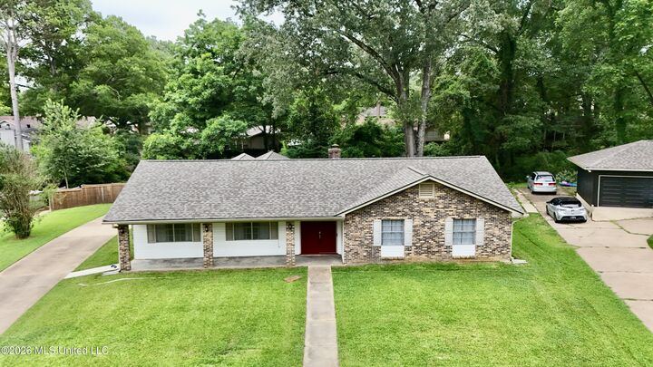 Property Photo:  1206 Dartmoor Drive  MS 39056 