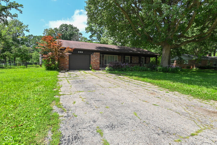 Property Photo:  318 Kirk Drive W  IN 46234 