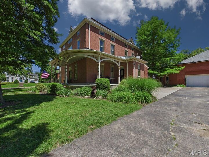 Property Photo:  1715 Liberty Street  IL 62002 
