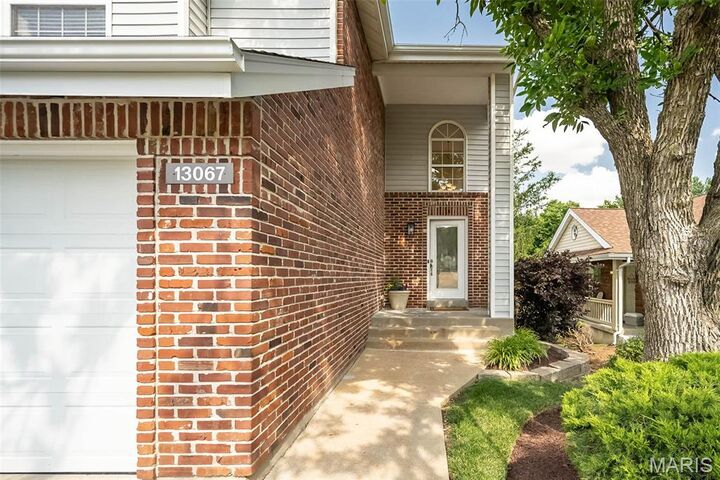 Property Photo:  13067 Midfield Terrace  MO 63146 