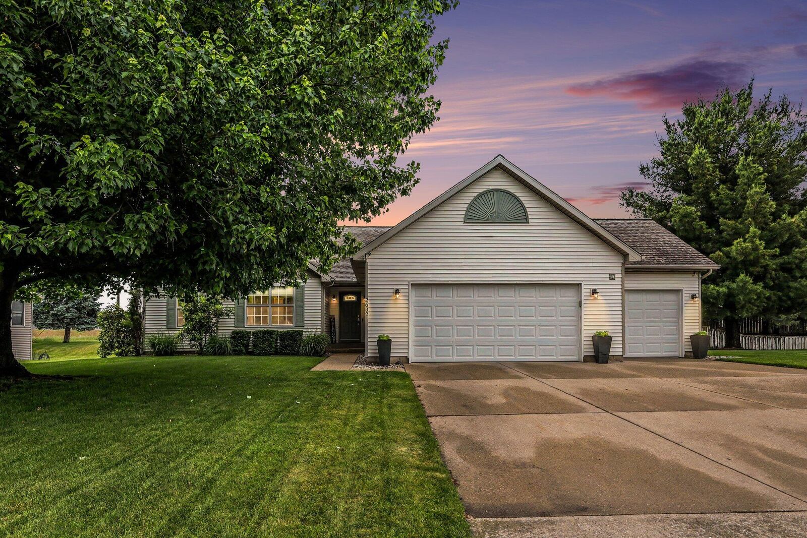 Property Photo:  2632 Fairfield Drive  MI 49464 