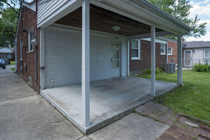 Property Photo: 2631 Woodside Street MI 48124