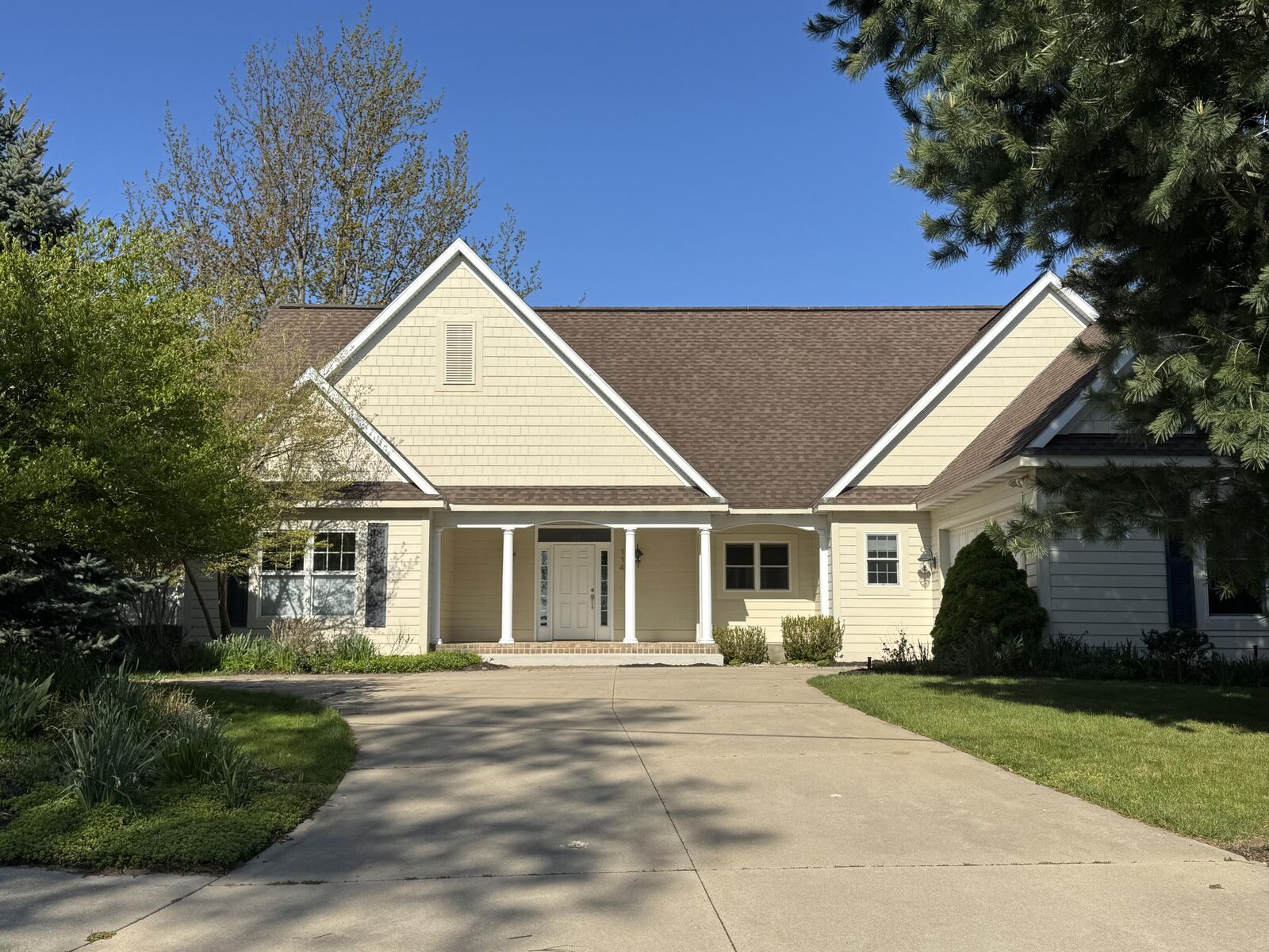 Property Photo:  114 N Washington Street  MI 49406 